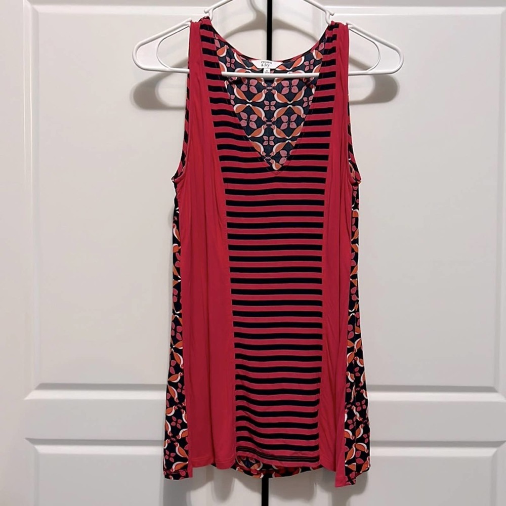 Crown & Ivy Tank Sz M Red Orange Geometric Shapes